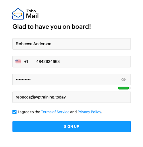 Formulir pembuatan akun Zoho Mail berisi nama, nomor ponsel, kata sandi, dan alamat email kontak